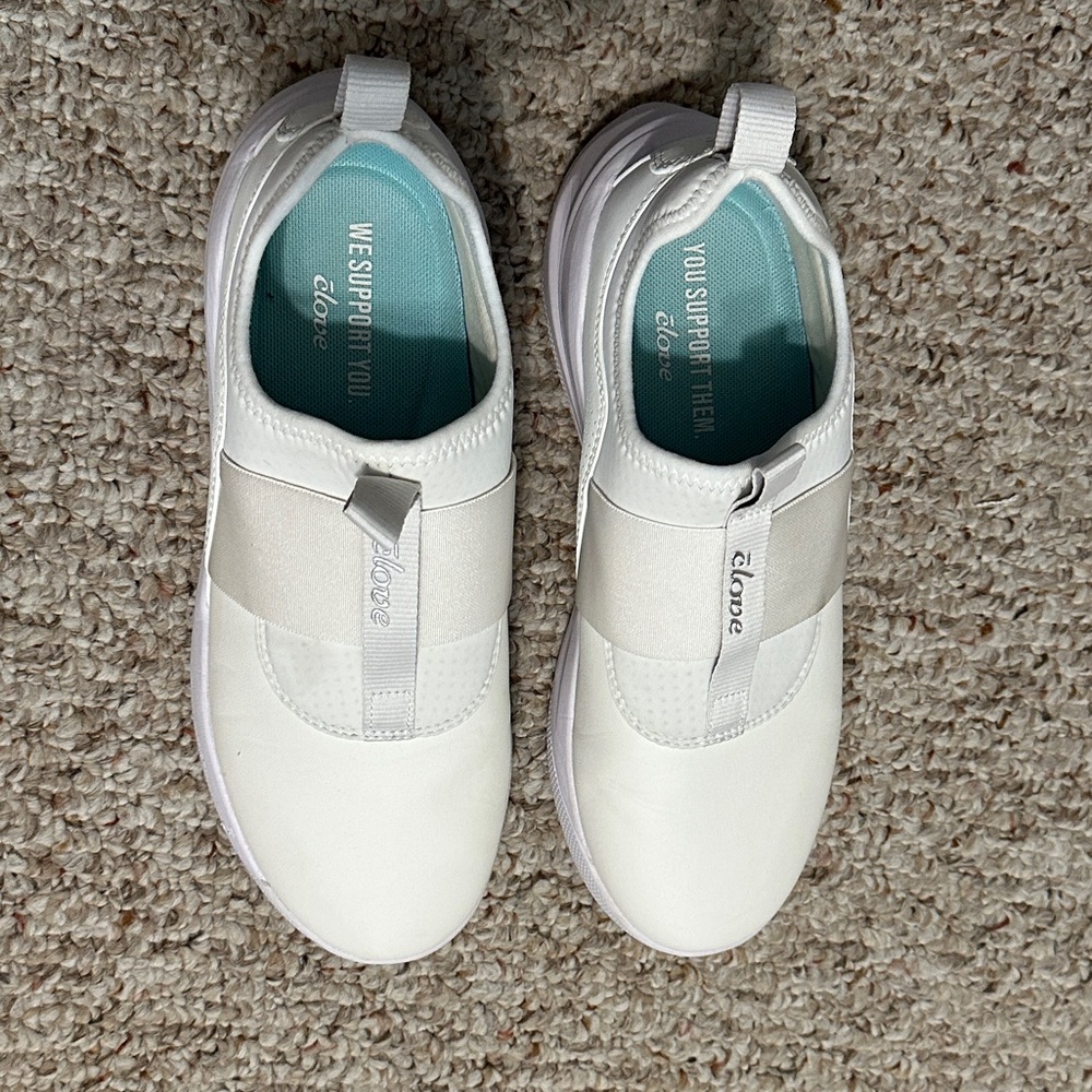 Clove shoes